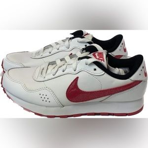 Nike White & Very Berry Valiant SE Grade School Leather Sneaker Size 3.5